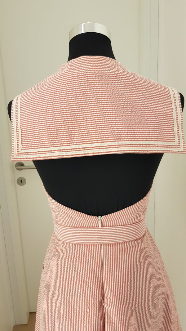 Rot-weiß gestreifter Matrosen-Jumpsuit mit Gürtel, Rückenfrei