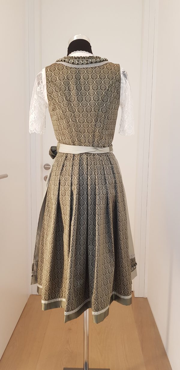 edles Seidendirndl mit Froschgoscherl in hellgrün und silber, mit weißer Spitzenbluse und Schürze