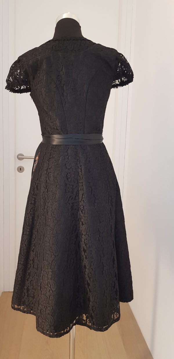 schwarzes Spitzen Dirndl-Trachtenkleid, Zippverschluß, mit bunter Schürze