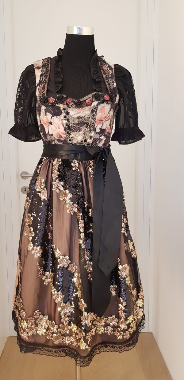 opulentes, schwarzes Blumen-Miederdirndl mit schwarzer Spitzenbluse und Glitzer-/Paillettenschürze, schwarzes Schürzenband