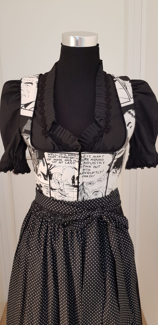 poppiges Dirndl im "Roy Lichtenstein" Design (Comicszenen), Dirndl mit schwarzer Rüschenbluse, schwarze Schürze mit weißen kleinen Punkten