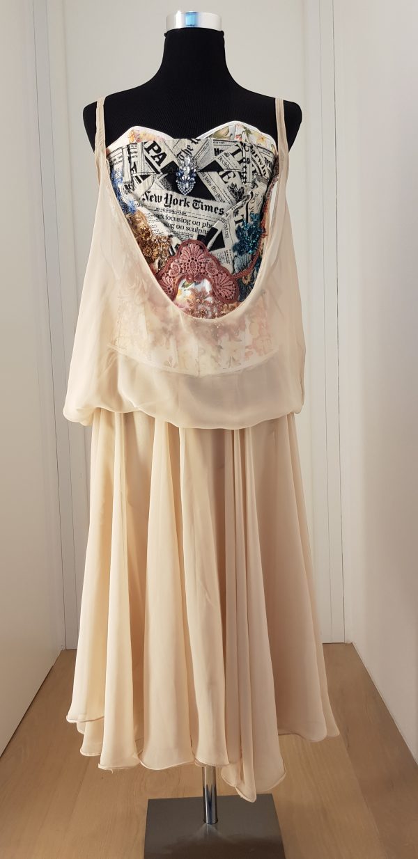 Zartes Chiffonkleid mit Spitze, wadenlang