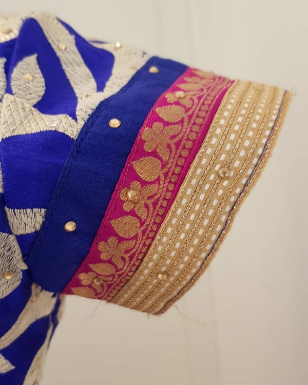 Eleganter Indischer Sari aus Seide in blau, rosa und grün , aufwendig bestickt, mit tranparentem bestickten Kopftuch
