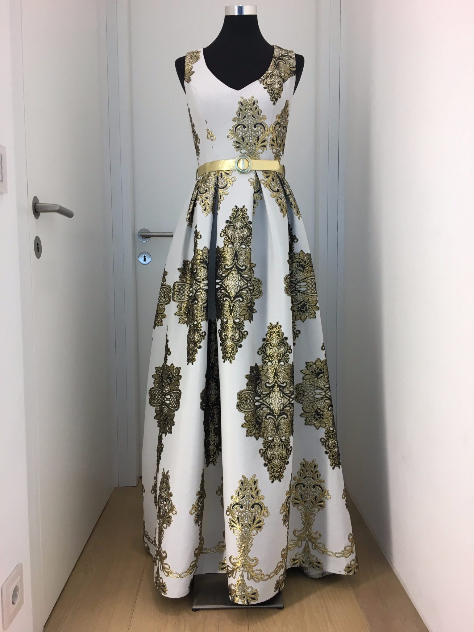 Ballkleid Gold Fervente Luxuspuppe Luxusmode Aus Zweiter Hand