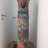 Figurbetontes Pailletten Ballkleid mit Wasserfallausschnitt, tiefem Rücken, langer Schleppe