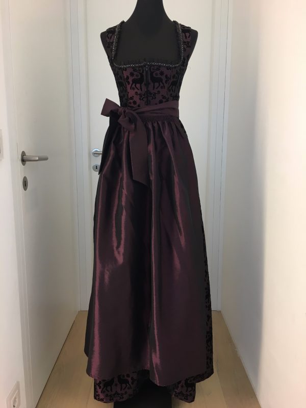 langes edles Seidendirndl mit Samthirschen, violette oder schwarze Seidenschürze, schwarze oder weiße Bluse