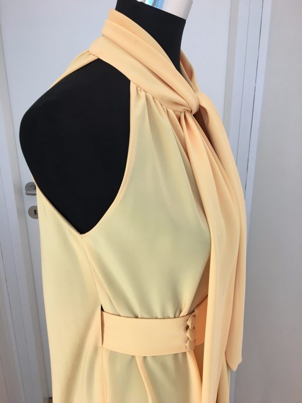 Edles Busines/Cocktailkleid in gelber Seide mit Gürtel, knielang, ärmellos