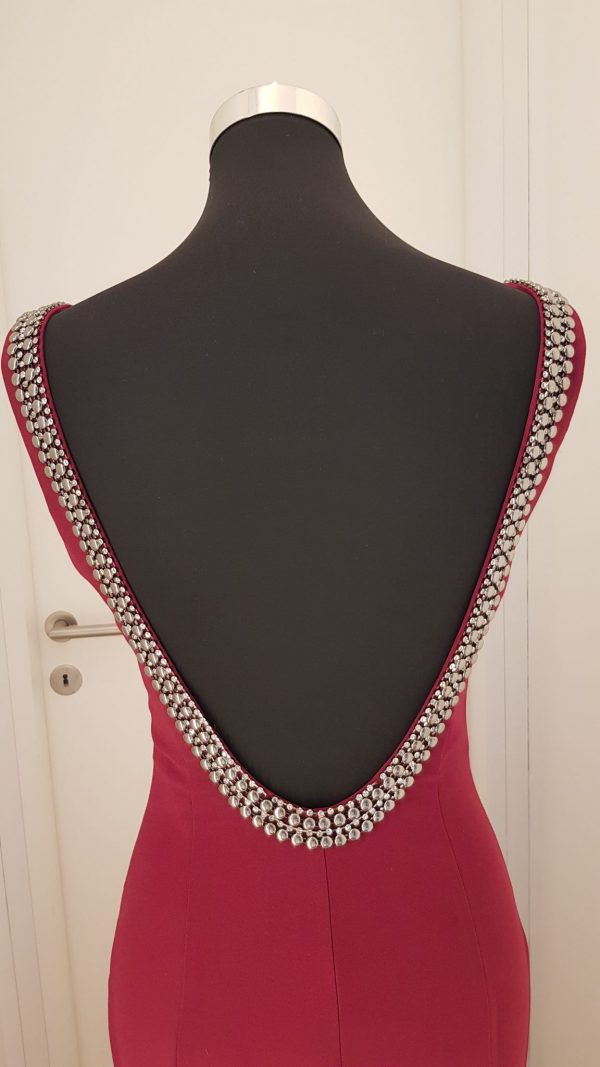 rotes, elegantes ärmelloses Stretch-Abendkleid mit Silber-/Metall Besatz am Ausschnitt, tiefer Rücken, Jersey, Stretch, sehr bequem