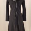 Edles schwarzes A-Linien Kleid mit Satinkragen und Rüschen