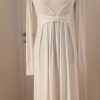 Schlichtes bequemes weißes Cocktail-/Business Kleid mit langen Ärmeln