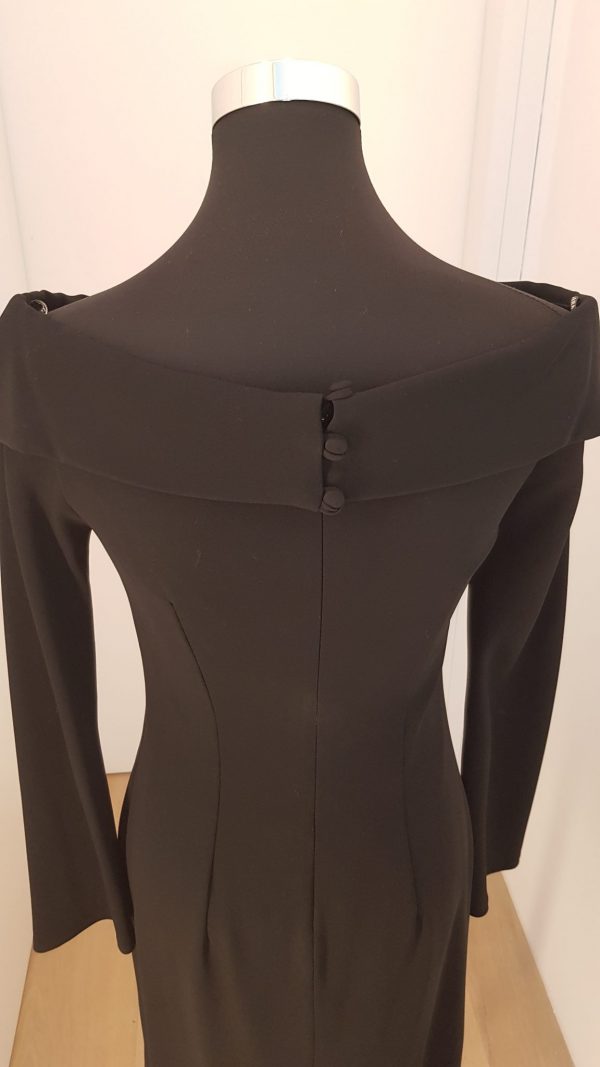 Edles schwarzes Cocktailkleid mit Boatcut Ausschnitt und langen Ärmeln