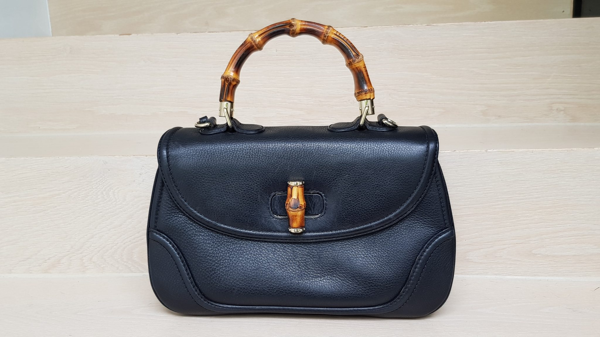 10003_tasche-schwarz_gucci