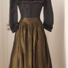 65 Jahre altes Original "Kärntner Brautmutterdirndl", sehr schön verarbeitetes altes Seidendirndl mit aufwendiger Goldstickerei, 3/4 Ärmel