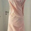 Asymetrisches schlichtes Kleid in rosa, knielang