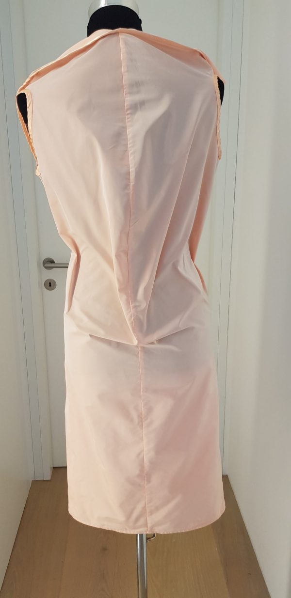 Asymetrisches schlichtes Kleid in rosa, knielang
