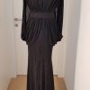 Schwarzes Ball-/Abendkleid mit breiten Schultern und breitem Gürtel und extravaganten Wasserfall-Bahnen