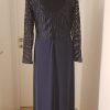 Edles dunkelblaues Ballkleid, bodenlang mit langen Ärmel, Oberteil mit weichem Tüll und Strasssteinen
