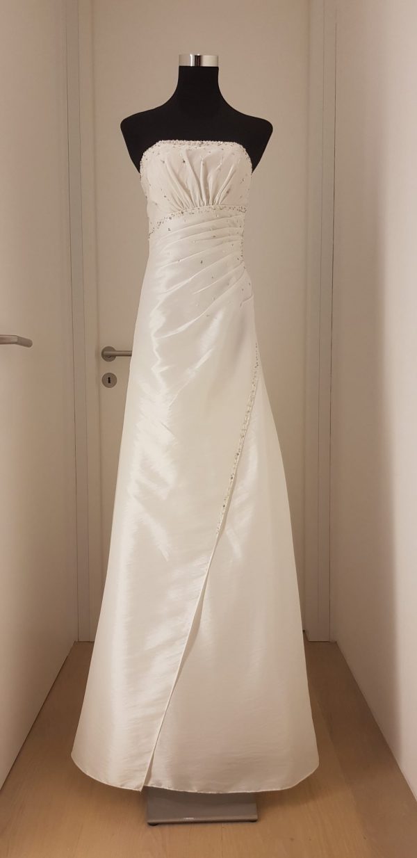 Schulterfreies weißes Debutantinnenkleid mit Strass-Steinen