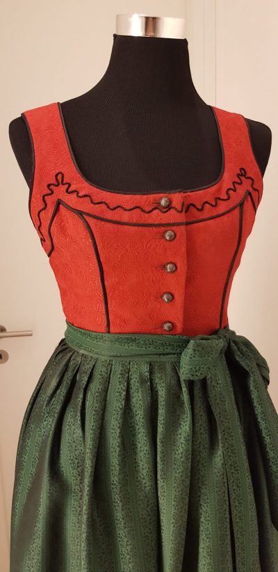 Dirndl, rot, Lungauer Heimatwerk