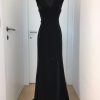 Schwarzes, bodenlanges Abend-/Ballkleid in Wickeloptik, mit schwarzem Gürtel, Satin mit Nylon, schillert schön, V-Ausschnitt