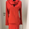 Sehr kurzes rotes Seiden-Hemdblusenkleid mit Schluppe,